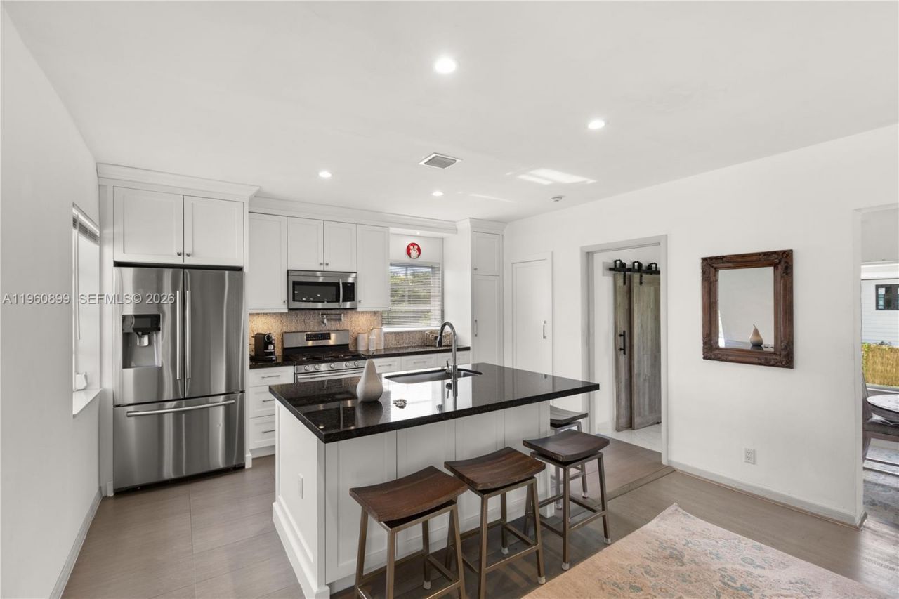 8461 SW 33rd Ter , Miami, FL 33155 Photo