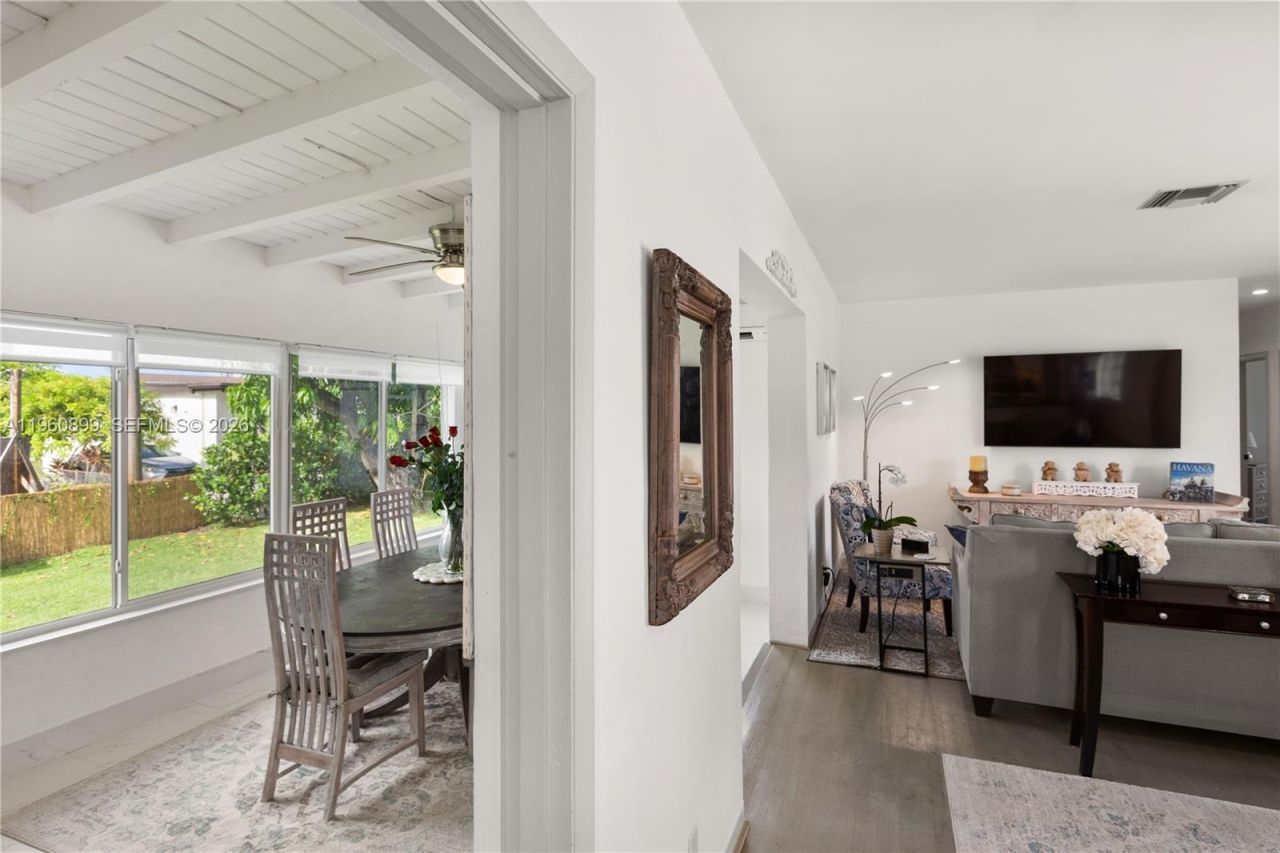 8461 SW 33rd Ter , Miami, FL 33155 Photo