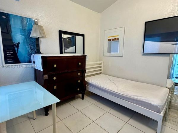 1750 SW 16th St, Unit 1, Miami, FL 33145