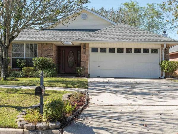 25 Littleton St, Cantonment, FL 32533