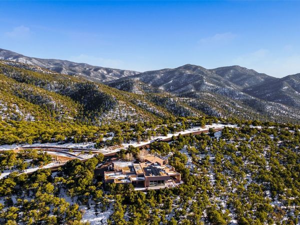 1135 S Summit Drive, Santa Fe, NM 87501