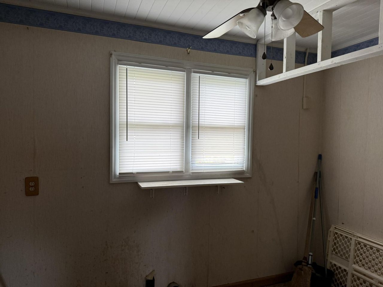 998 North Street Photo 12