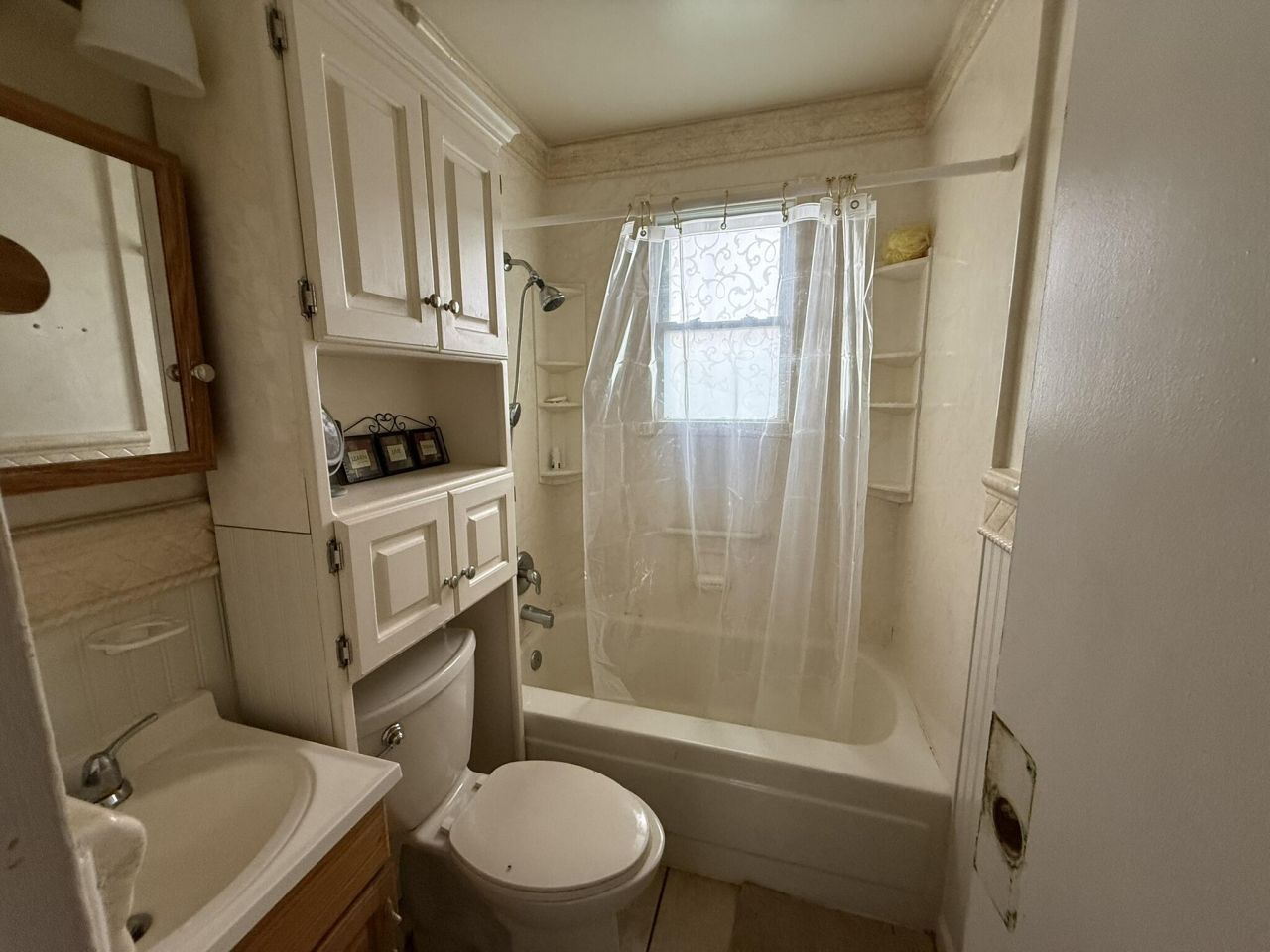 998 North Street Photo 7