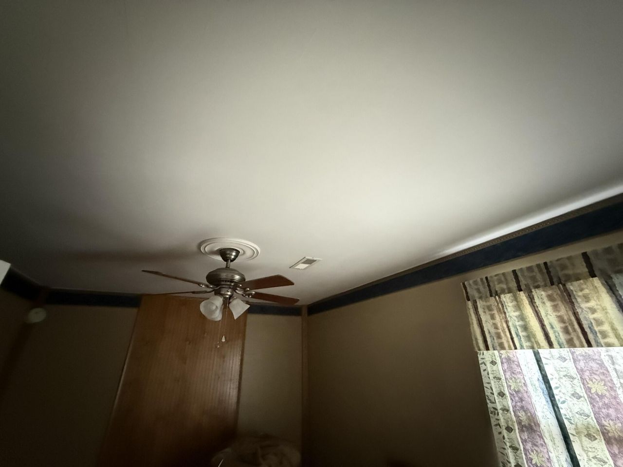 998 North Street Photo 8