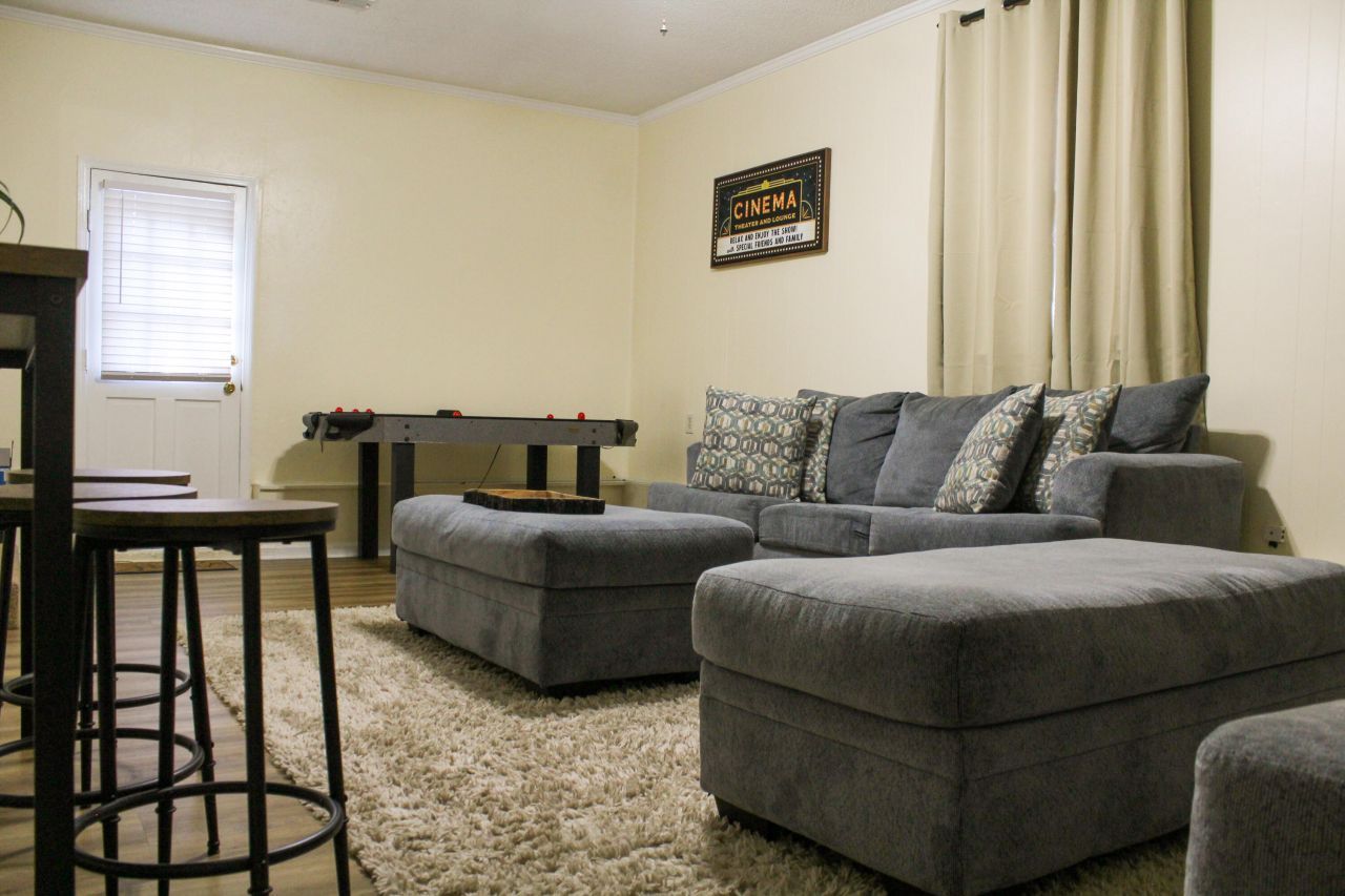 1353 Marshall Street Photo 11