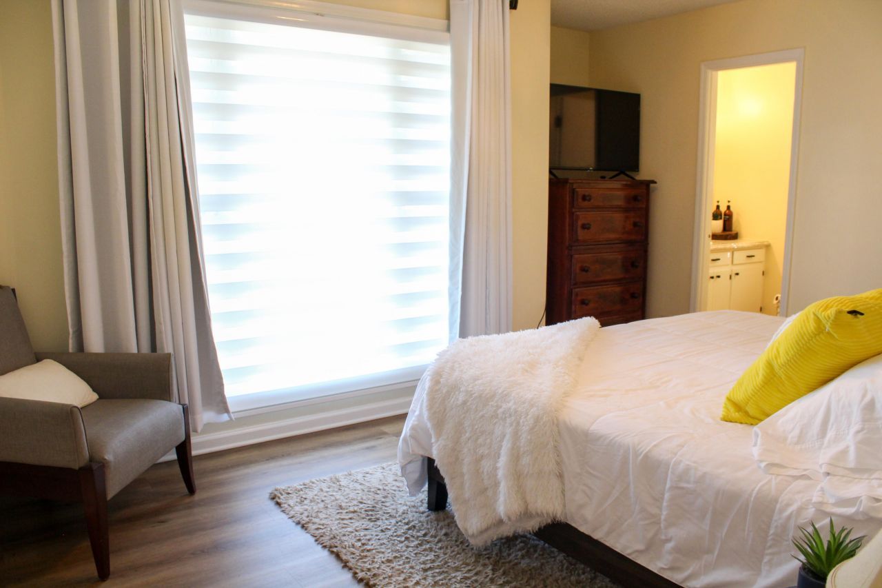 1353 Marshall Street Photo 13