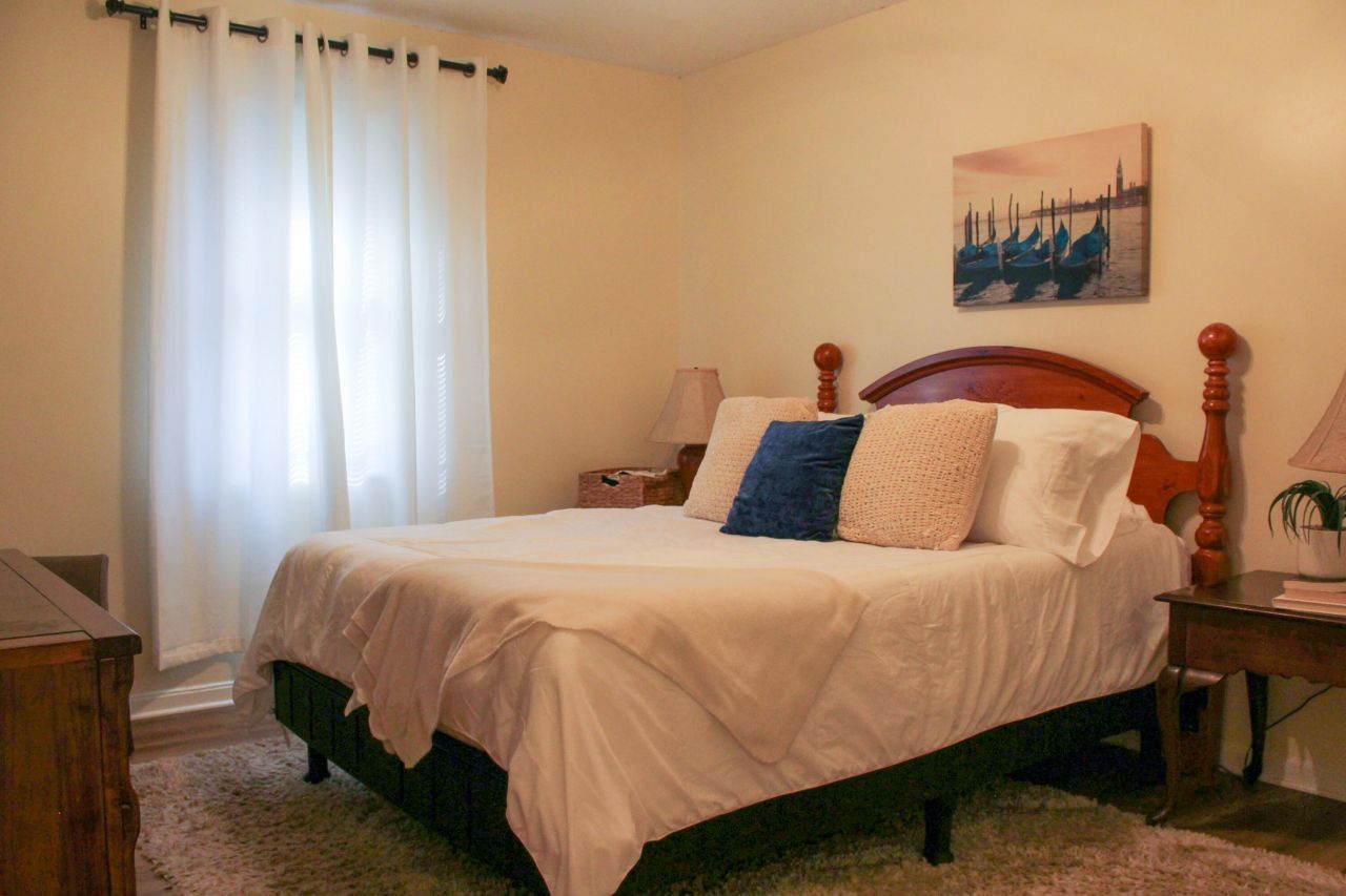 1353 Marshall Street Photo 15