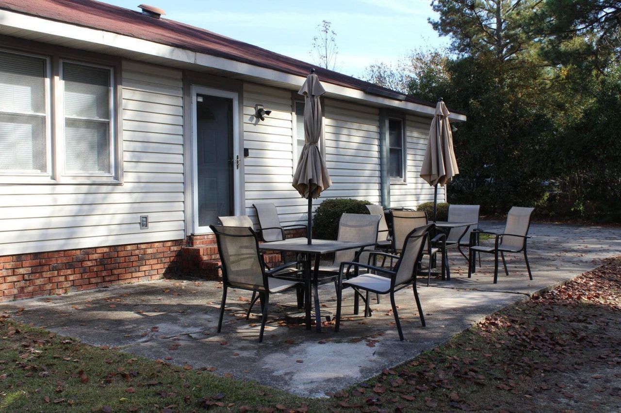 1353 Marshall Street Photo 18