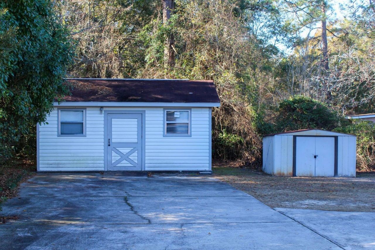 1353 Marshall Street Photo 20