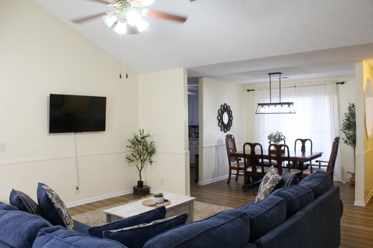 1353 Marshall Street Photo 5