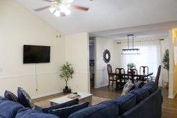 1353 Marshall Street photo 4