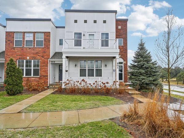 905 Times Square Drive, Aurora, IL 60504