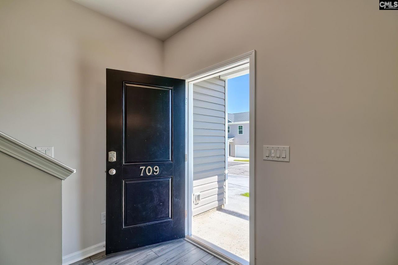 709 Samantha Street  Photo 10