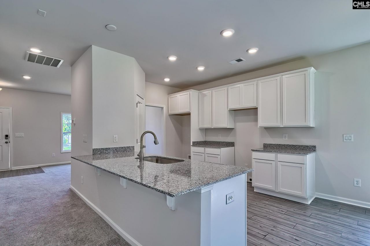 709 Samantha Street  Photo 17