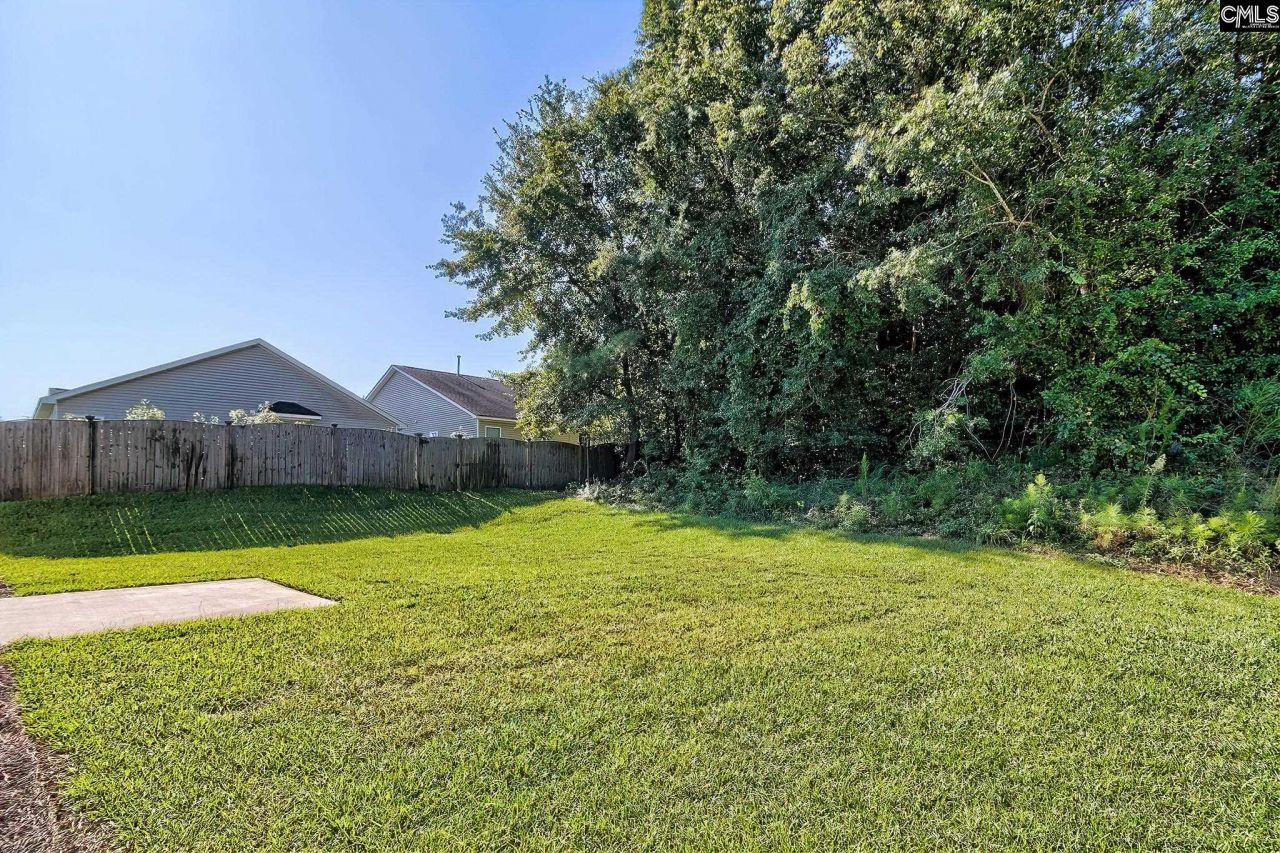 709 Samantha Street  Photo 8