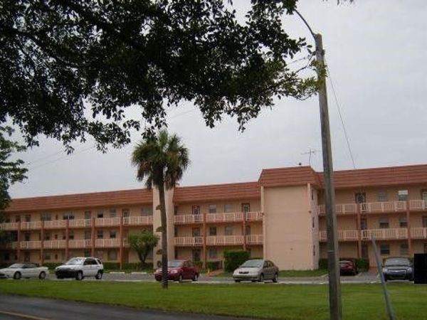 8951 Sunrise Lakes Blvd, Unit 209, Sunrise, FL 33322