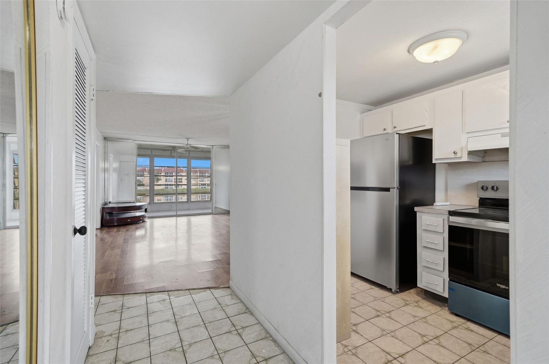 8951 Sunrise Lakes Boulevard, Unit 209, Sunrise, FL 33322 Photo