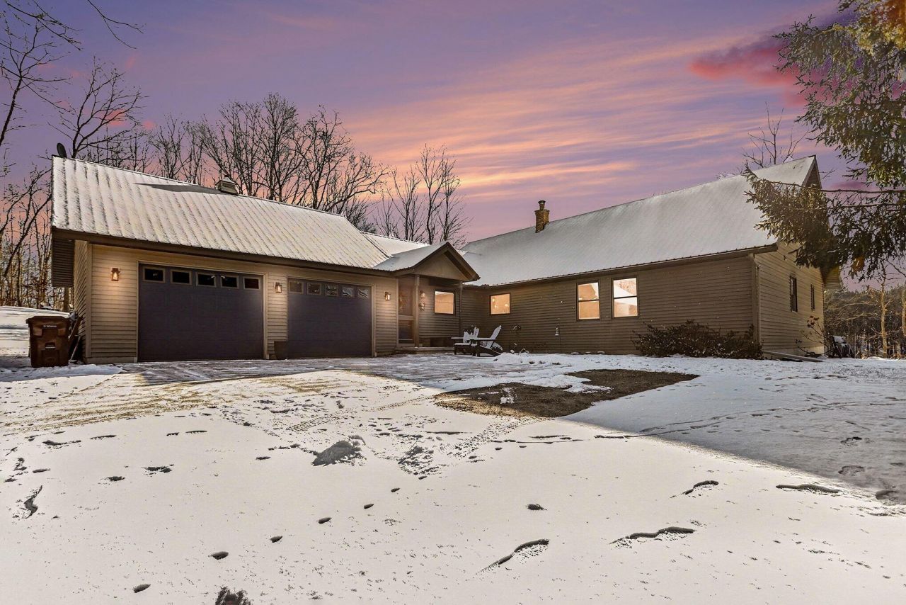 6130 Greggs Crossing Road, Nashville, MI 49073 Main Photo