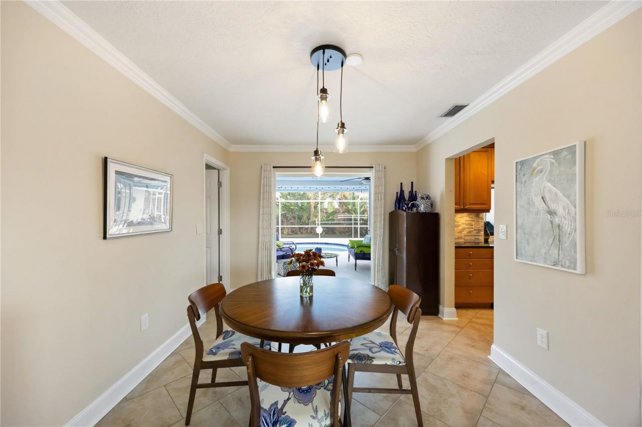 3619 Pembrook Drive, Sarasota, FL 34239 Photo