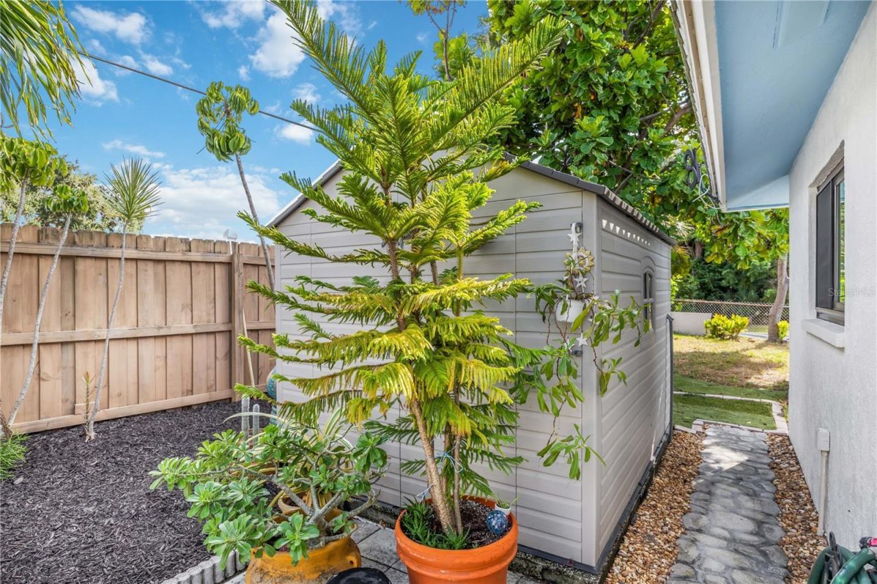 3619 Pembrook Drive, Sarasota, FL 34239 Photo