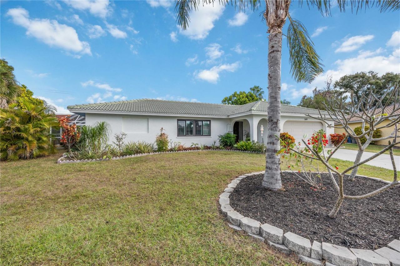 3619 Pembrook Drive, Sarasota, FL 34239 Photo