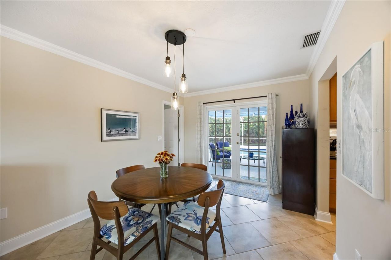 3619 Pembrook Drive, Sarasota, FL 34239 Photo