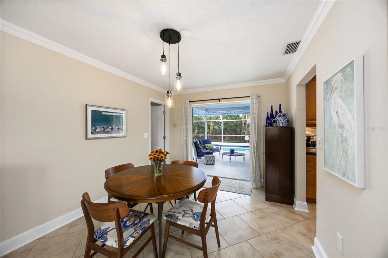 3619 Pembrook Drive, Sarasota, FL 34239 Photo