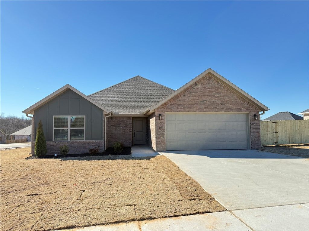 15 N Banner Avenue, Farmington, AR 72730 Main Photo