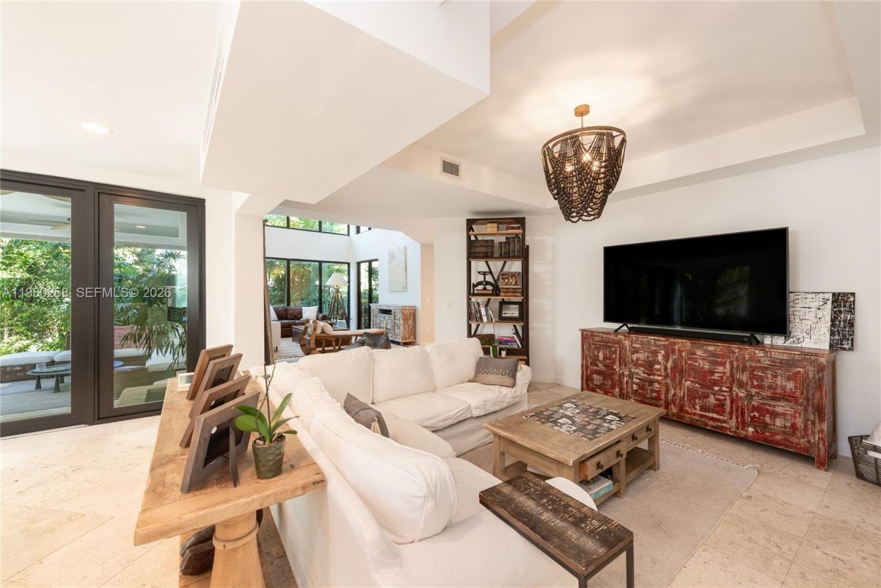 650 Curtiswood Dr, Key Biscayne, FL 33149 Photo