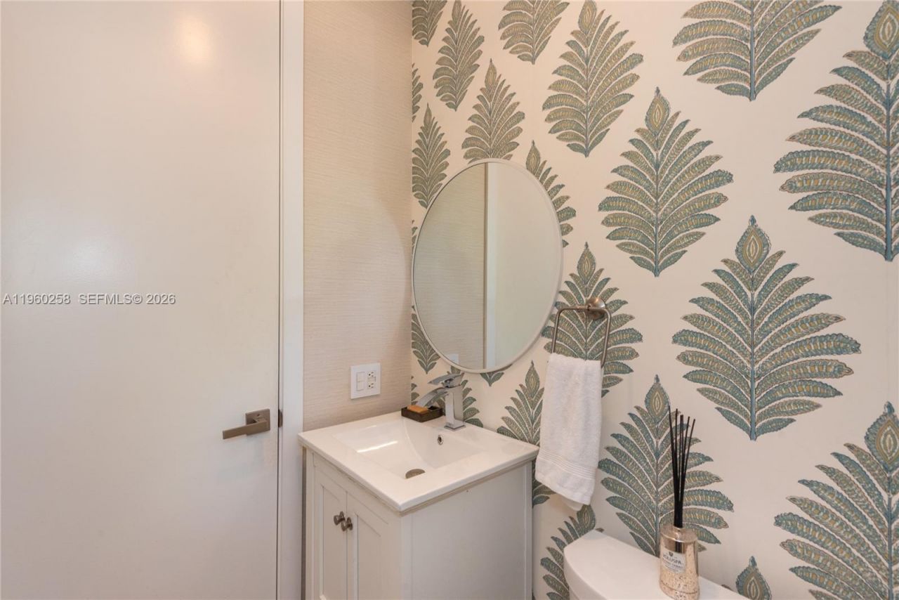 650 Curtiswood Dr, Key Biscayne, FL 33149 Photo