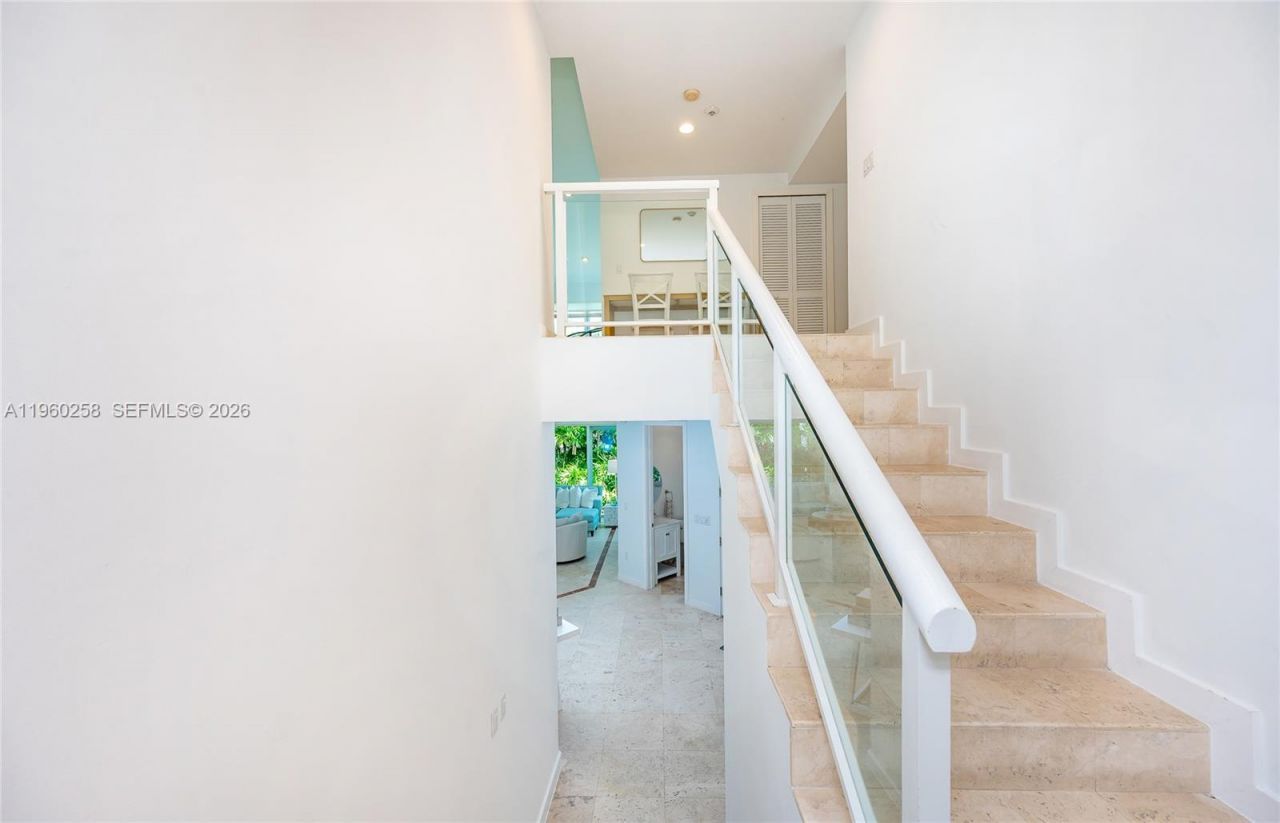 650 Curtiswood Dr, Key Biscayne, FL 33149 Photo