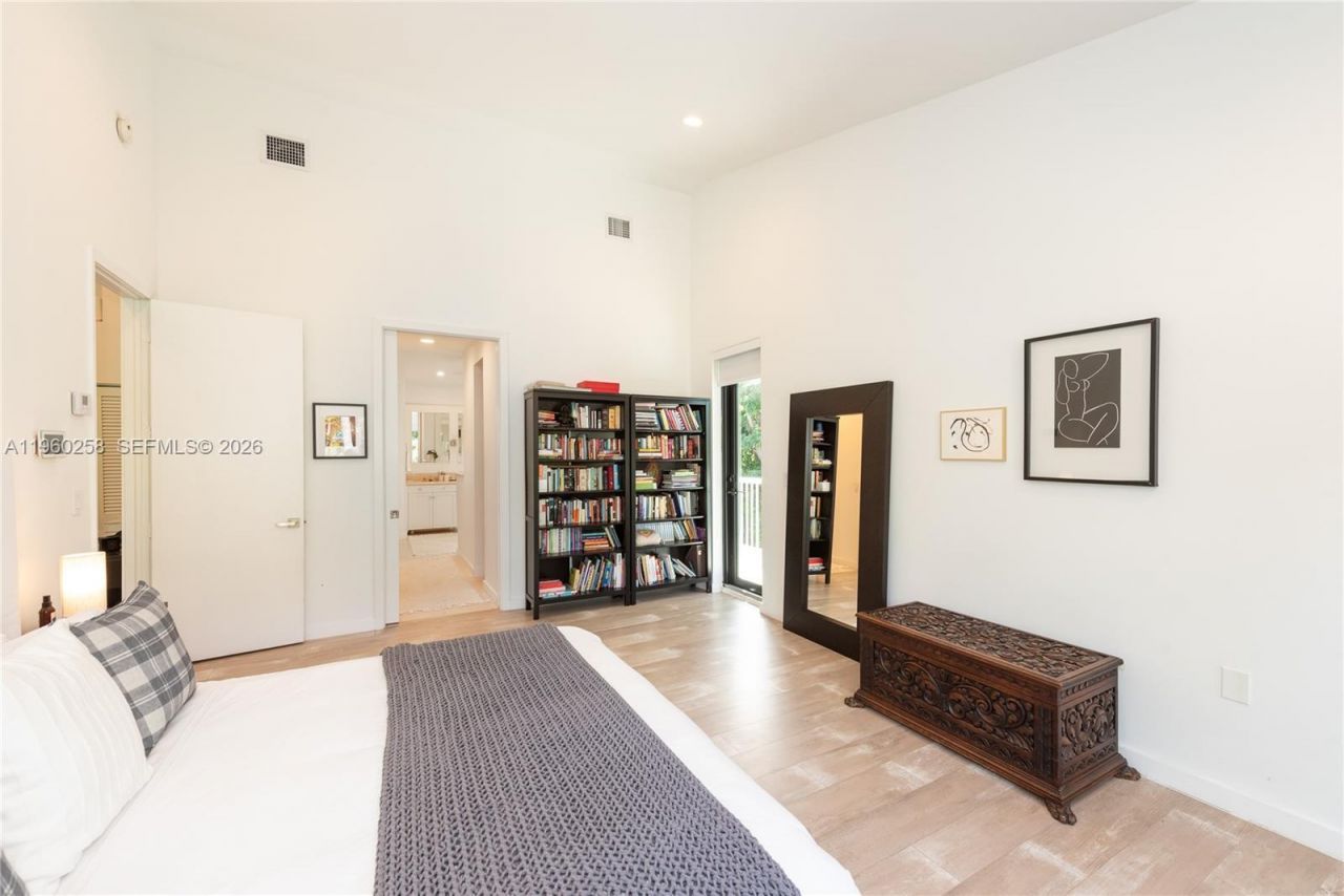 650 Curtiswood Dr, Key Biscayne, FL 33149 Photo