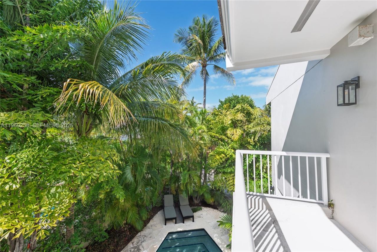 650 Curtiswood Dr, Key Biscayne, FL 33149 Photo