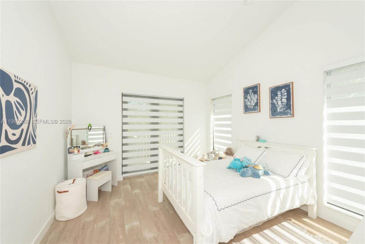 650 Curtiswood Dr, Key Biscayne, FL 33149 Photo