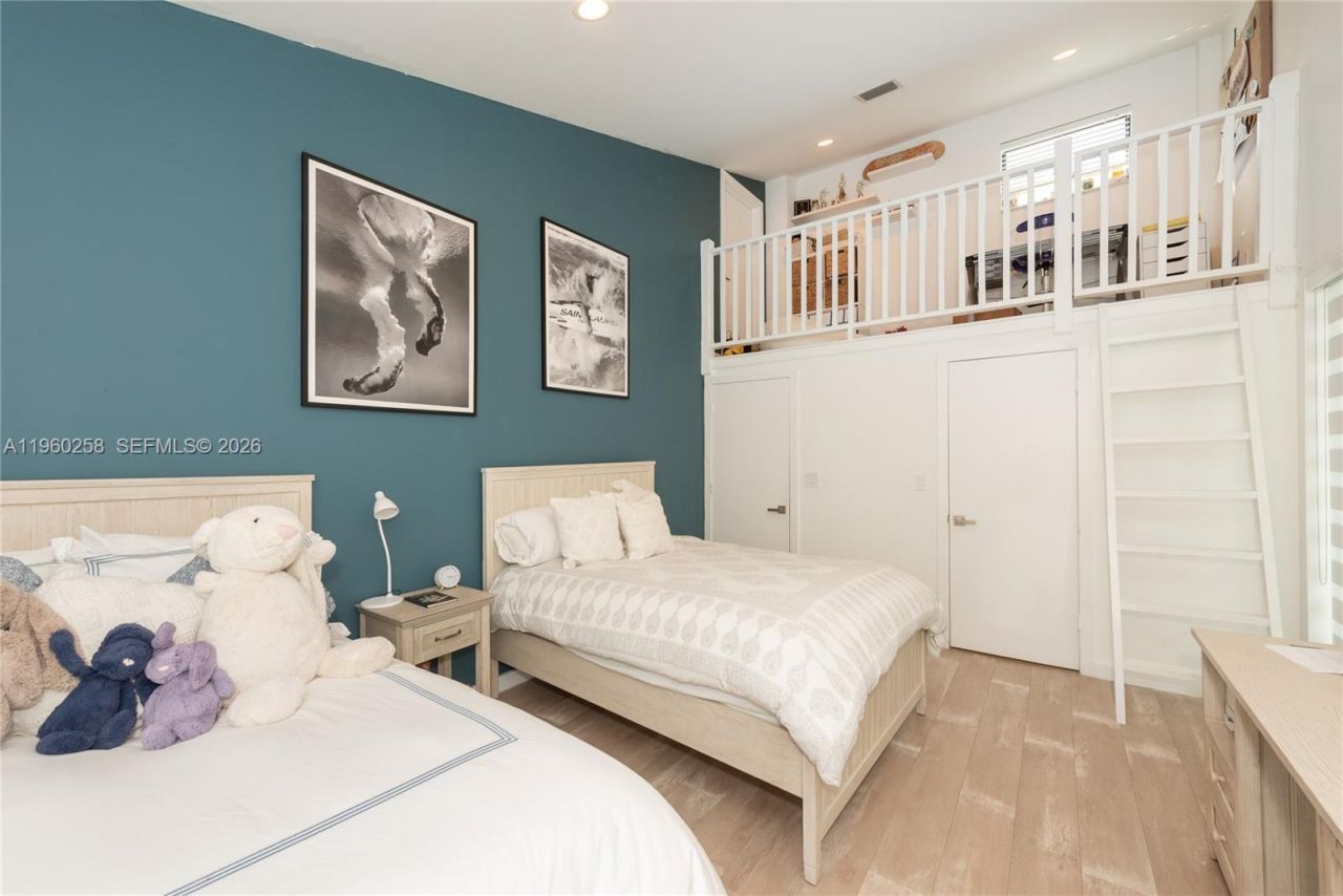 650 Curtiswood Dr, Key Biscayne, FL 33149 Photo