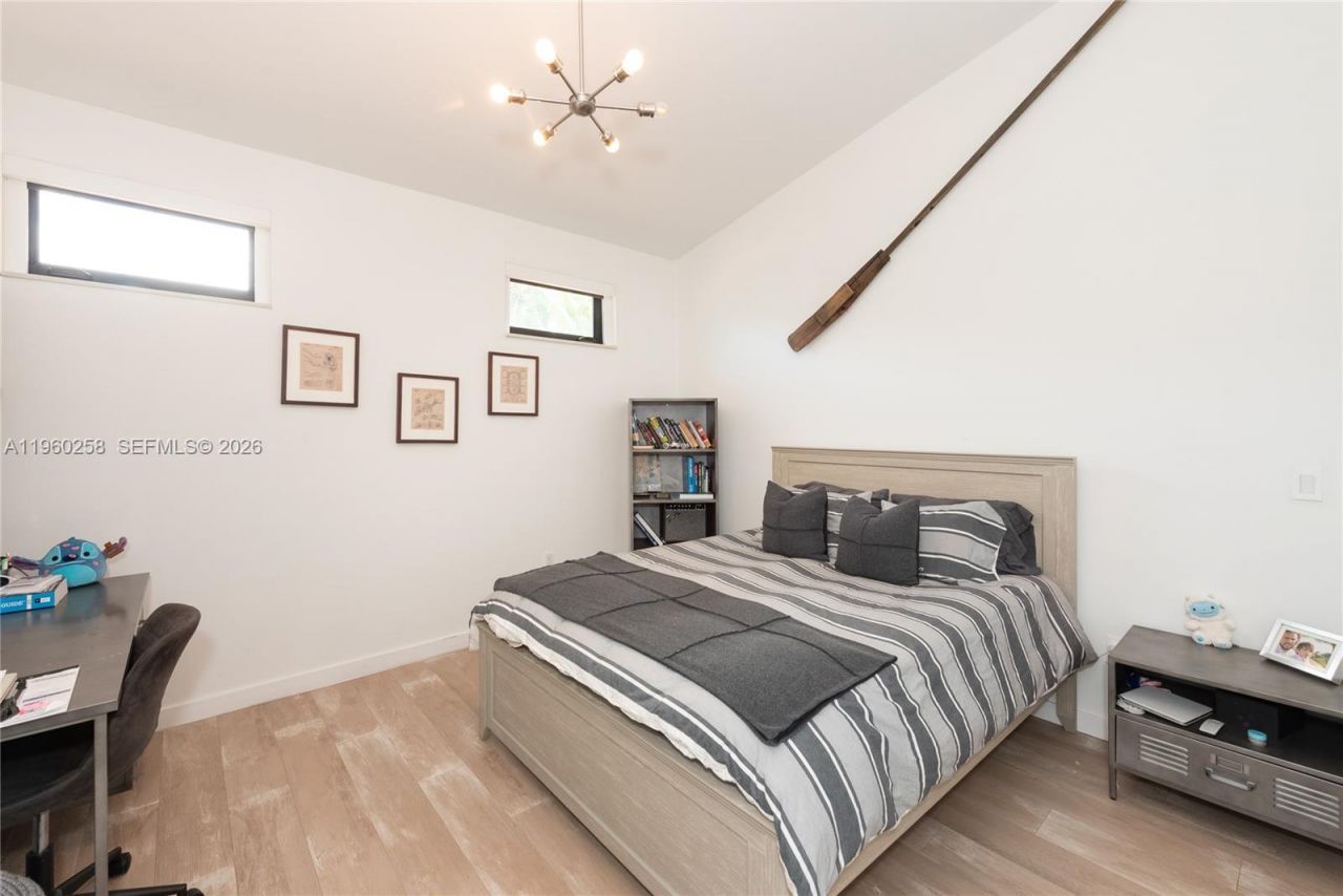 650 Curtiswood Dr, Key Biscayne, FL 33149 Photo