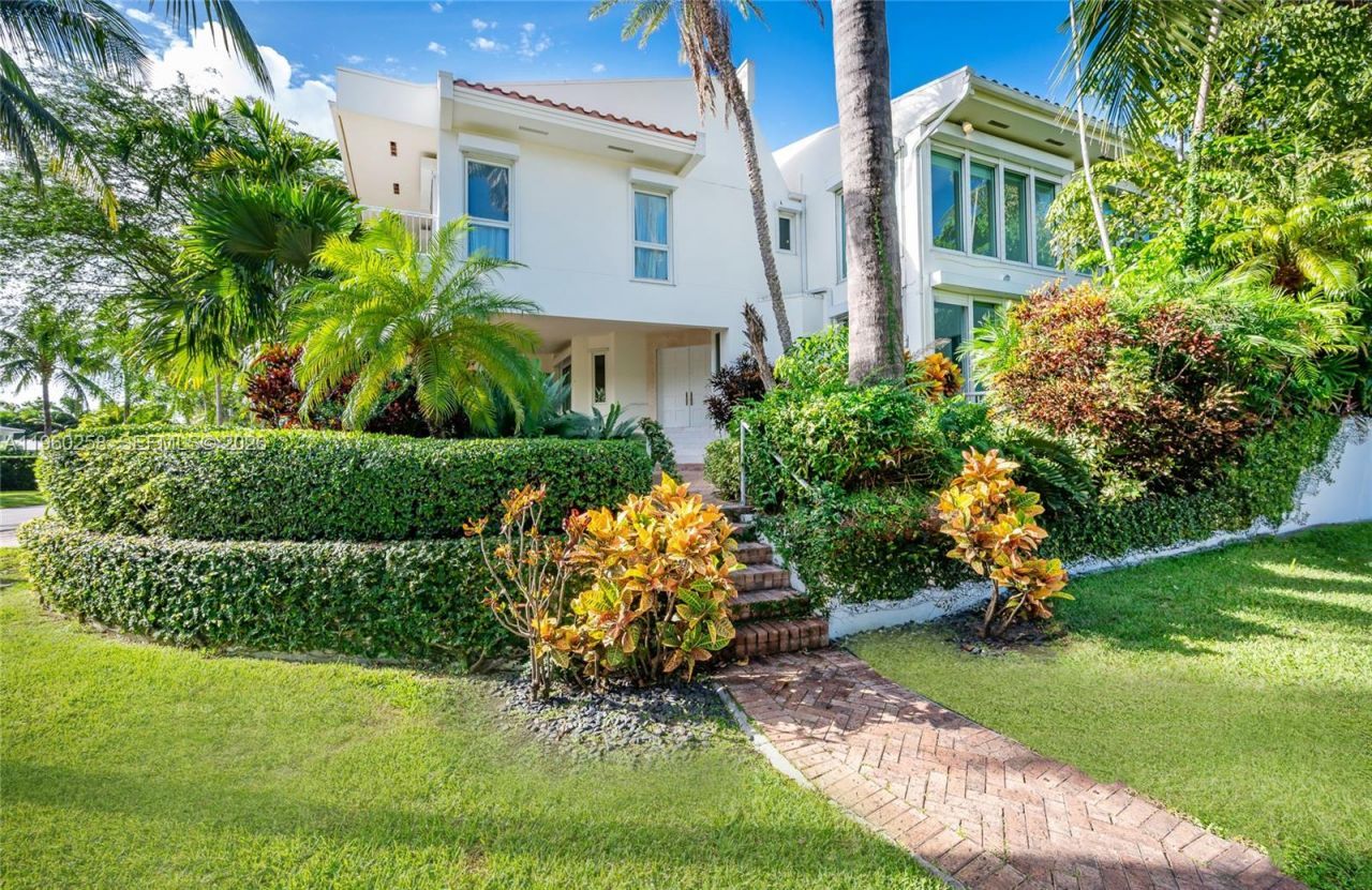 650 Curtiswood Dr, Key Biscayne, FL 33149 Photo