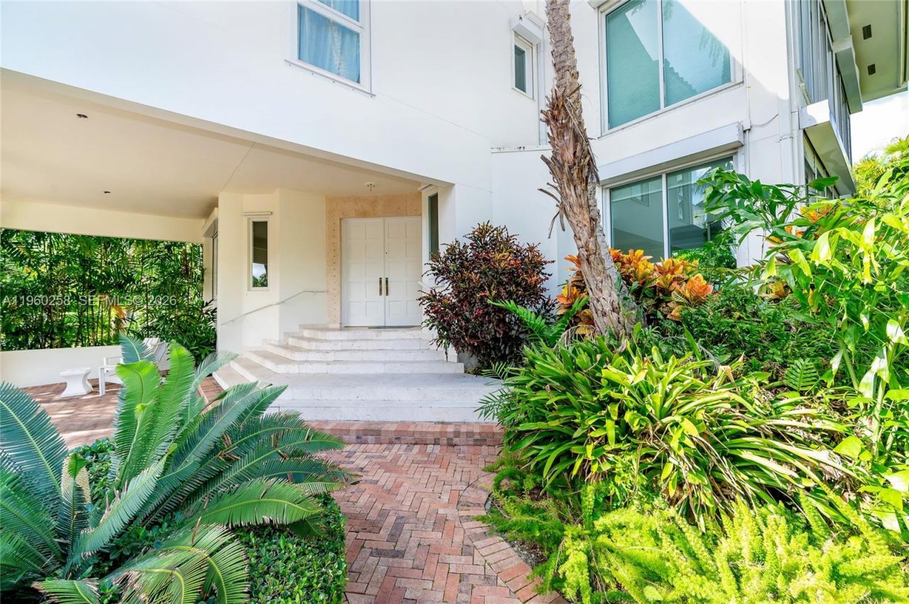 650 Curtiswood Dr, Key Biscayne, FL 33149 Photo