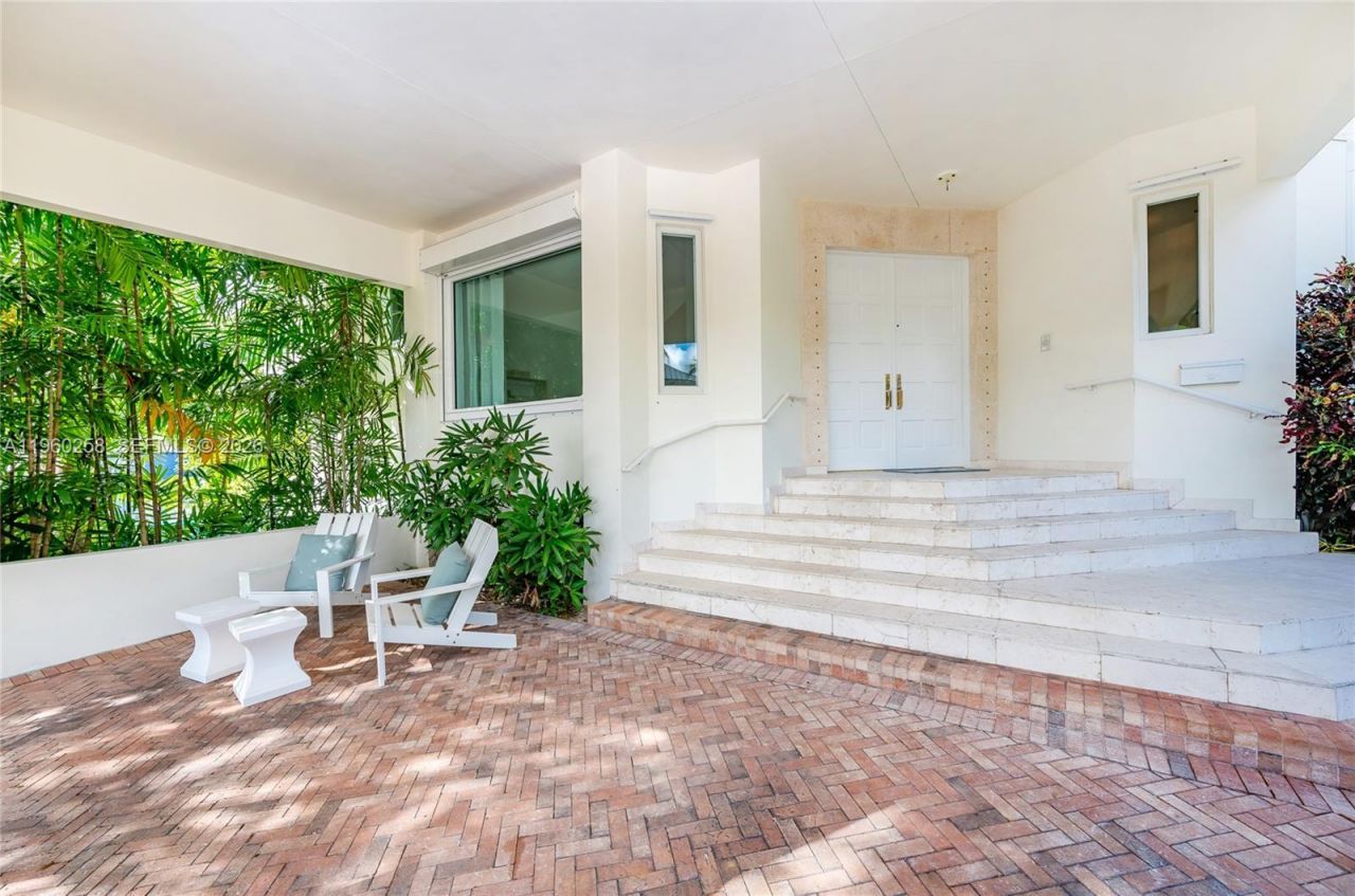 650 Curtiswood Dr, Key Biscayne, FL 33149 Photo