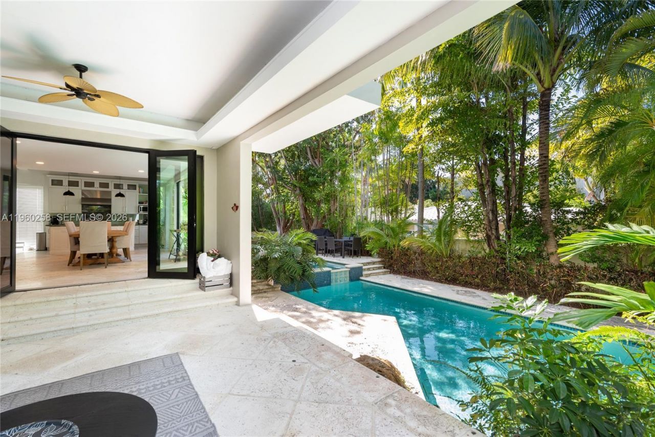 650 Curtiswood Dr, Key Biscayne, FL 33149 Photo