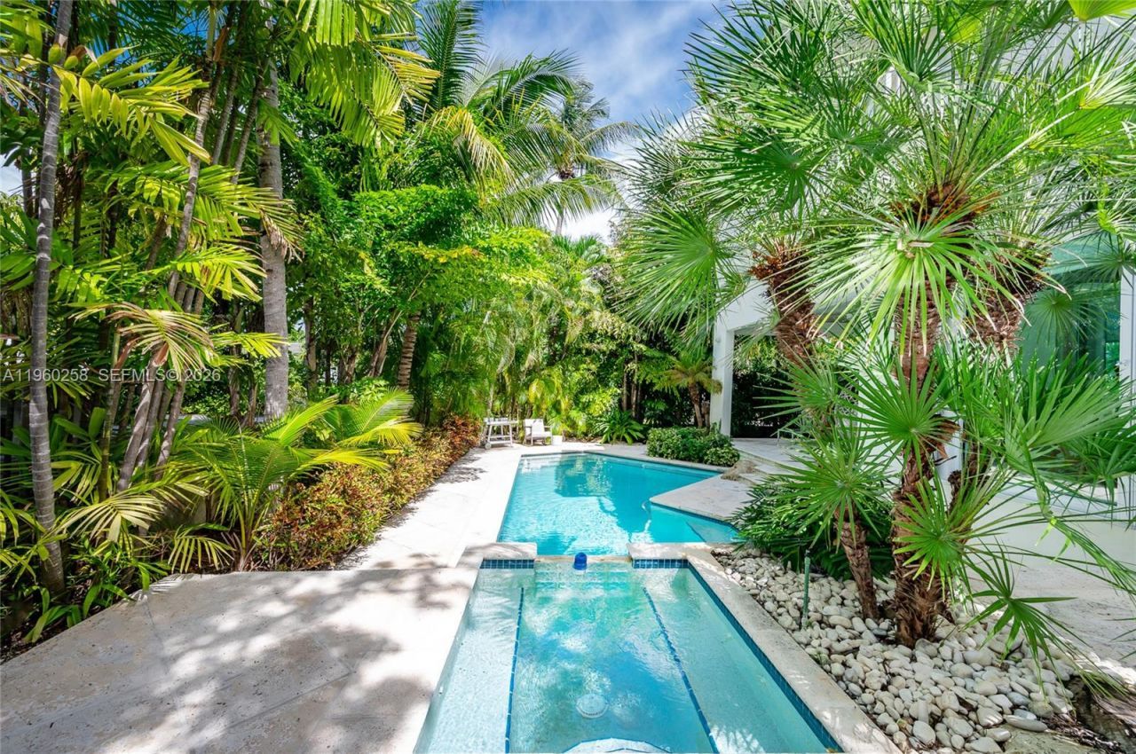 650 Curtiswood Dr, Key Biscayne, FL 33149 Photo