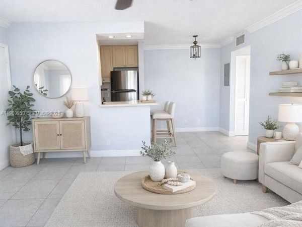 110 SE 2nd St, Unit 312, Hallandale Beach, FL 33009