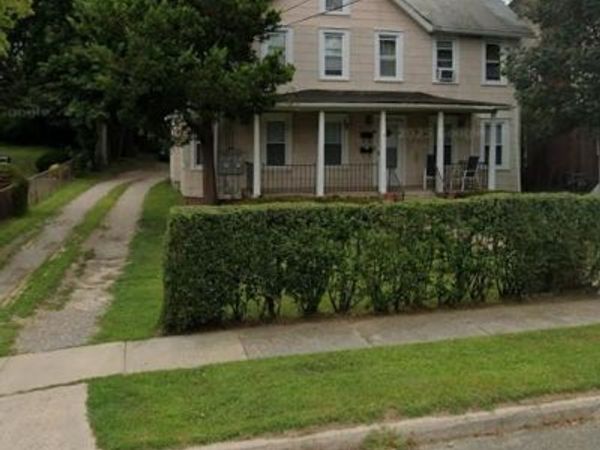 16 Maple Avenue, Glen Cove, NY 11542