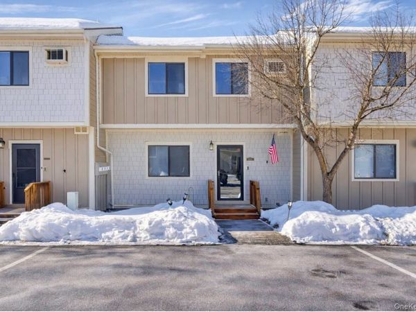 5307 Chelsea Cove N, Hopewell Junction, NY 12533