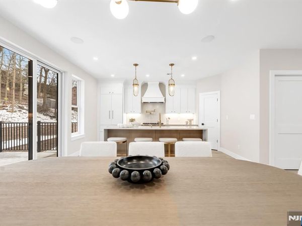 188 Broadway 8, Unit 8, WOODCLIFF LAKE, NJ 07677