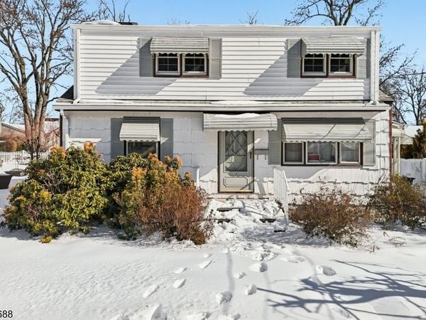 7 Harwin Dr, East Brunswick, NJ 08816