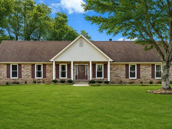 290 Andrew Jackson Dr, Clarksville, TN 37043