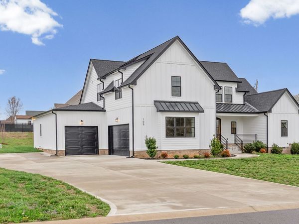 105 Sarah Frances Ct, Clarksville, TN 37043