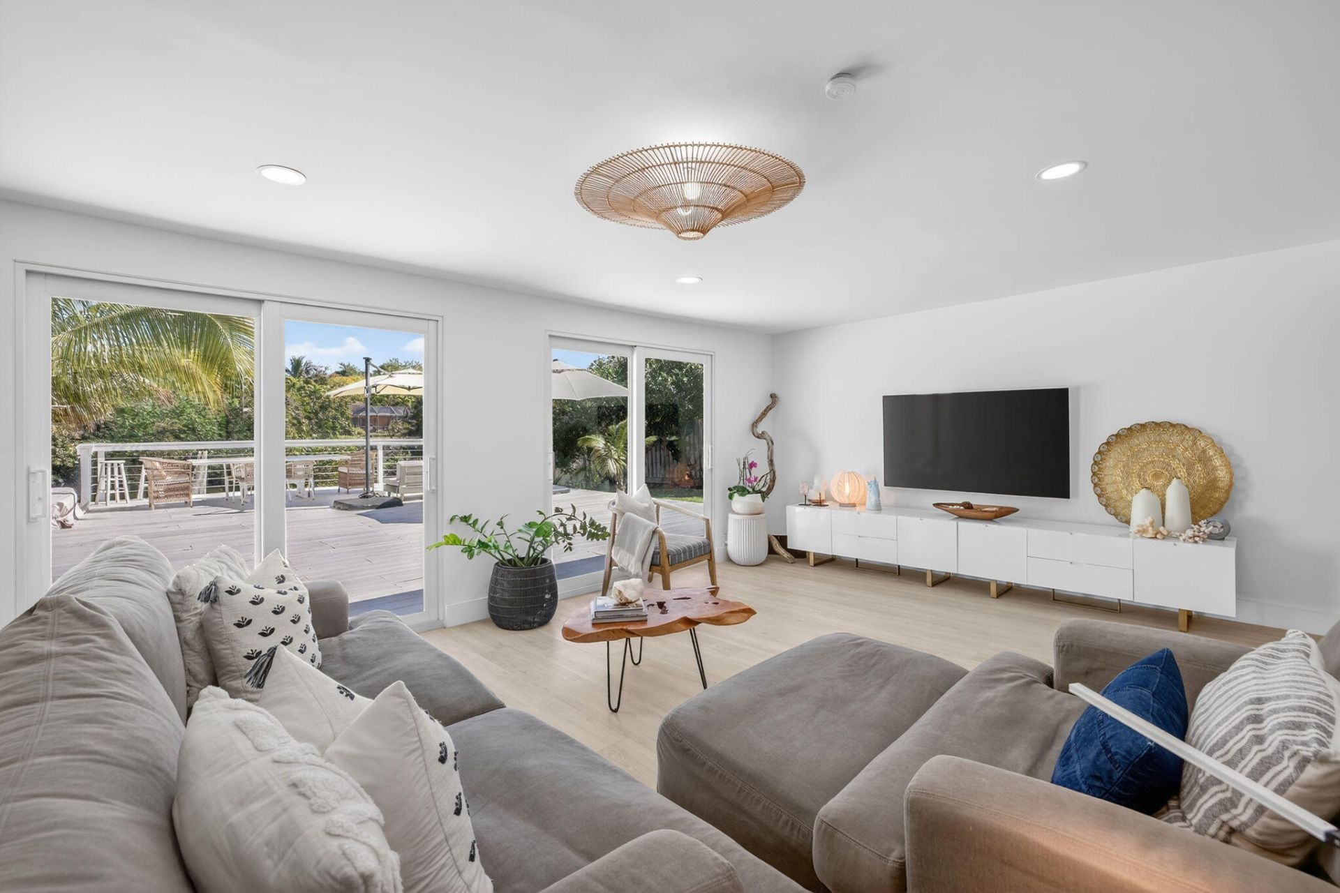 876 NW 6th Avenue, Boca Raton, FL 33432 Photo