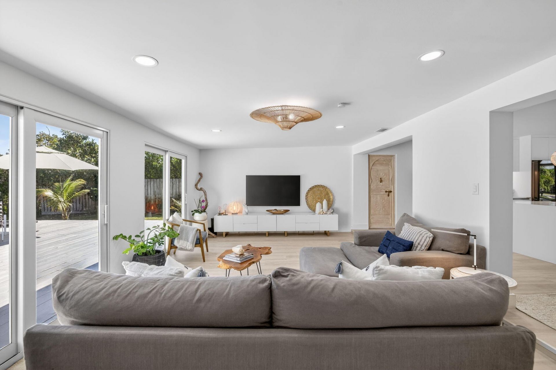 876 NW 6th Avenue, Boca Raton, FL 33432 Photo